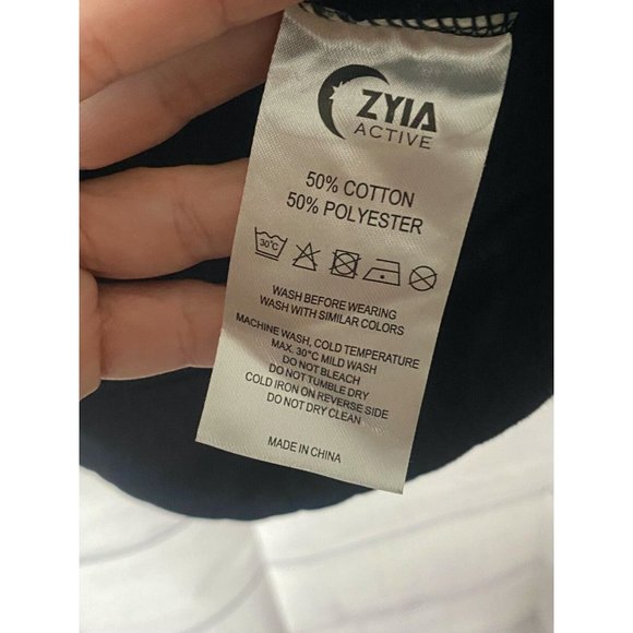 ZYIA women's Black Crop Sweatshirt Size XXL - 2XL with large logo on sleeve - Picture 5 of 6